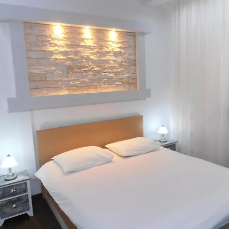 Ines 1 Hébergement de vacances *