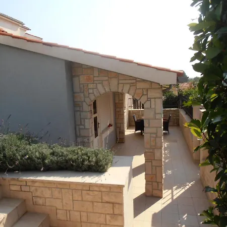 Ines 1 Casa vacanze *